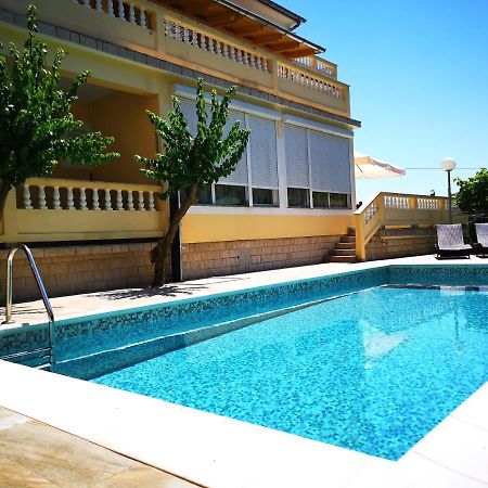 Apartments With A Swimming Pool Banjol, Rab - 11382 Exterior photo