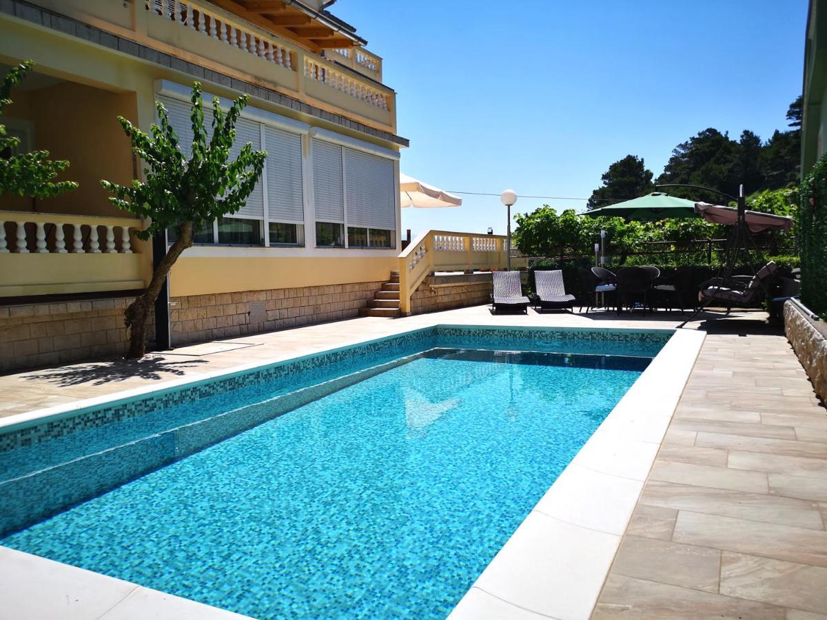 Apartments With A Swimming Pool Banjol, Rab - 11382 Exterior photo